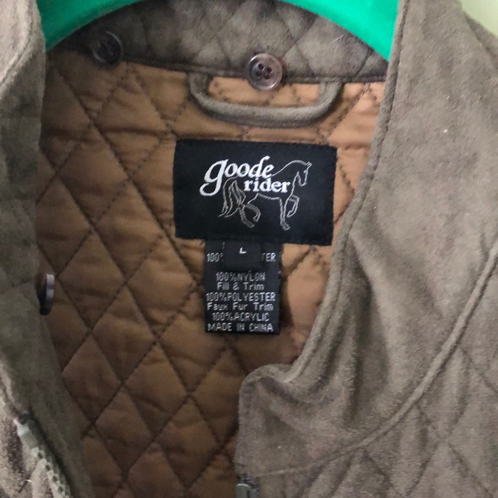 Vest - Picture 2 of 3